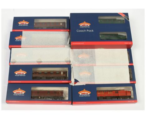 Bachmann OO Gauge Coaches consisting of 34-500Z set of 3 Bulleid BR green Passenger Coaches (produced exclusively for Modelzo