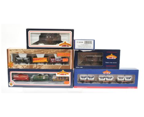 Bachmann 00 Gauge group of Goods Rolling stock consisting of 33-525Z 3-pack Tankers limited edition No.73 of 500, 33-027 3-pa
