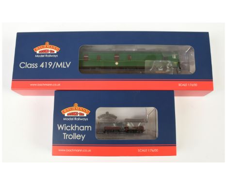Bachmann OO Gauge pair of items consisting of 31-265 BR (SR) green Motor Luggage Van (MLV) No.S68001 and 32-991 Wickham Troll