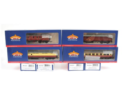Bachmann 00 Gauge mixed group of Passenger coaches consisting of 34-625Y Mk1 Suburban 2nd Brake LMR blue, 39-251B BR Mk1 RFO 