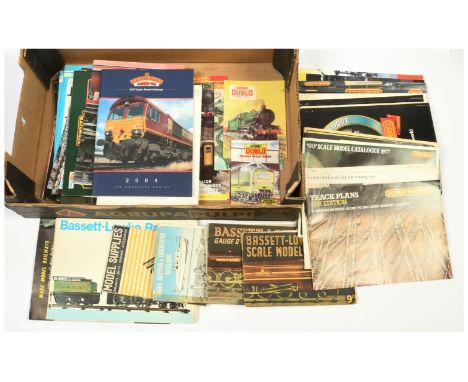 Hornby, Lima, Bassett-Lowke &amp; others&nbsp; group of catalogues &amp; booklets. To include Hornby Catalogues from 1977, 19