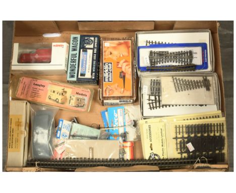 N &amp; TT Gauge group of track &amp; accessories + other items. To include various TT track sections 5x straights, points, d