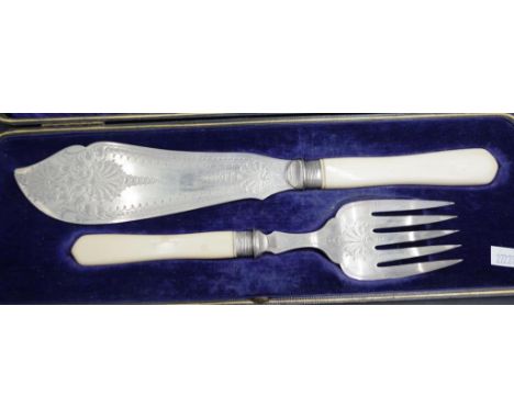 Vintage cased pair silver plate fish servers comprising a 'bone' handle serving knife and fork, each with George V sterling s