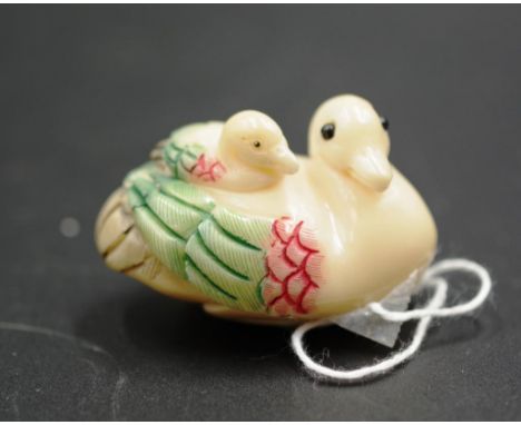 Japanese carved mother duck &amp; duckling netsuke signature to base, 5cm length approx.