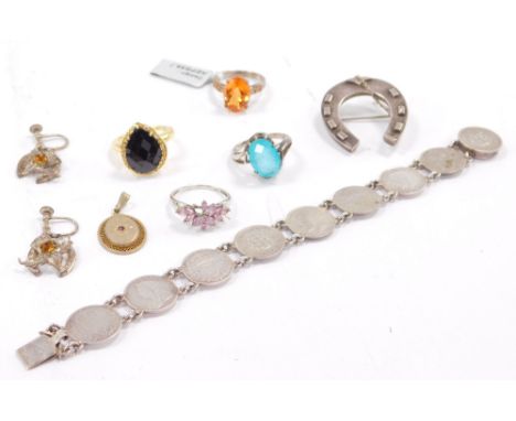 Jewellery, to include a silver horse shoe brooch, coin bracelet, etc. (a quantity)