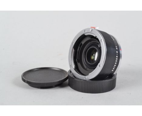 A Leitz Extender R 2x Converter, serial no 2345678, for Leica R3, R4, body VG, elements VG, with caps