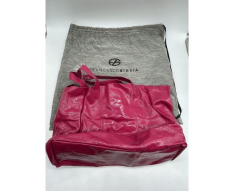 Francsco Biasia Chic Plate Pink Enamel Leather Tote Bag. 
No further descriptions, photographs, or condition reports are avai