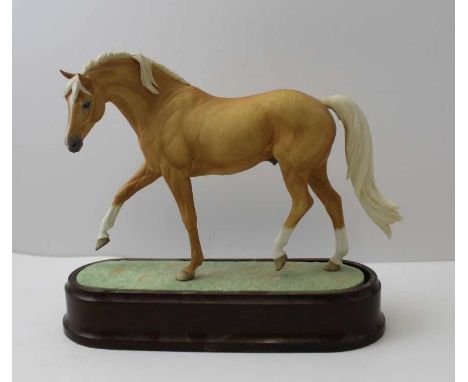 Royal Worcester limited edition of a Palomino stallion modelled by Doris Linder 1971 - 254 / Good condition, no chips, cracks