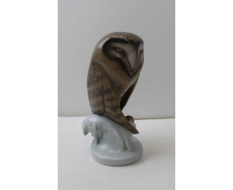 A Royal Copenhagen ceramic owl (273) 21 cm high