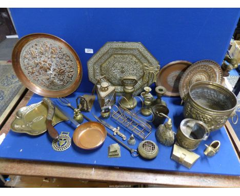 A quantity of brass and copper including Joseph Sankey & Sons crumb tray and brush, 'Duke of Wellington' bookend, weights etc