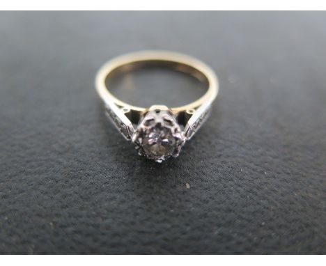 An 18ct Yellow Gold Platinum and Diamond Solitaire Ring, Size K-L, approx 2.7 grams 