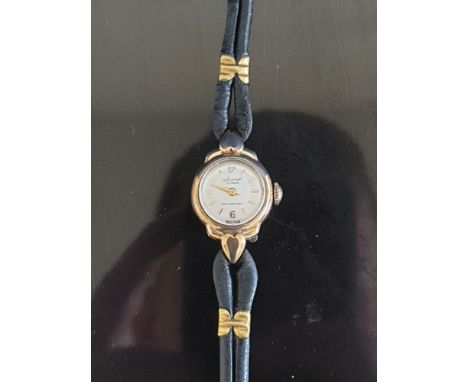 VINTAGE LADIES 9CT GOLD ACCURIST WATCH HALLMARKED EDINBURGH 1960 WITH ORIGINAL STRAP - UNTESTED - GROSS WEIGHT 9.7GRAMS