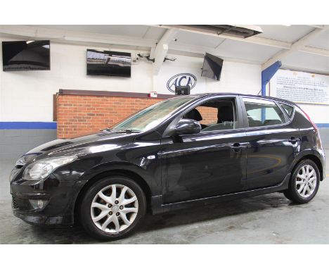 Make &amp; Model: Hyundai I30 Comfort CRDIDate of Reg: EN11 RRXColour: Blackcc: 1582MoT: 07-11-2022Fuel Type: DIESELMileage: 