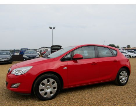 Make &amp; Model: Vauxhall Astra Excl 98Date of Reg: AD11 GCOColour: Redcc: 1398MoT: 19-08-2022Fuel Type: PETROLMileage: 72kT