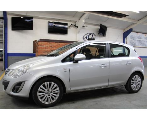 Make &amp; Model: Vauxhall Corsa SEDate of Reg: FL11 UKYColour: Silvercc: 1398MoT: 21-10-2022Fuel Type: PETROLMileage: 76k`Tr