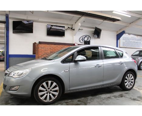 Make &amp; Model: Vauxhall Astra ExclusivDate of Reg: KT59 XTHColour: Silvercc: 1598MoT: 14-08-2022Fuel Type: PETROLMileage: 