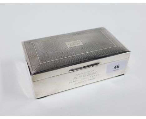 Silver cigarette table box, Birmingham 1965, with an engine turned lid and cedar lined interior, 16 x 9.5cm 