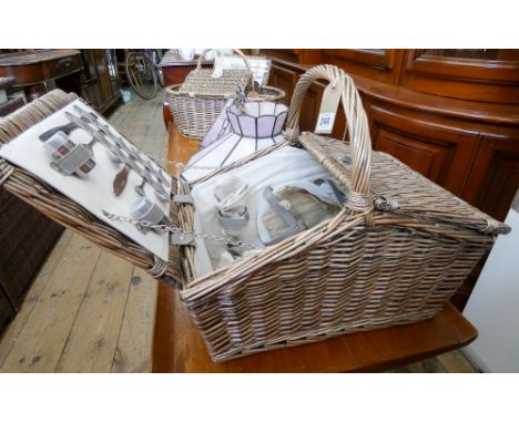 An as new fitted wicker picnic hamper 