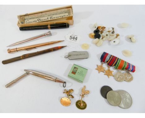 Collectibles to include a Guinness pen knife, John Courage and other cufflinks, vintage propelling pens and pencils, Conway S