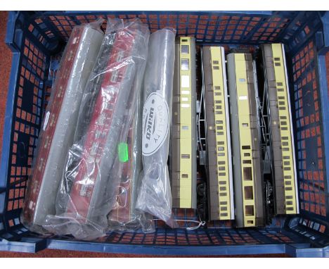 Three 'OO' Gauge/4mm L.M.S Maroon Coaches, by Hornby and Lima (good). Plus a Siphon G Van (good) and four Airfix G.W.R Coache
