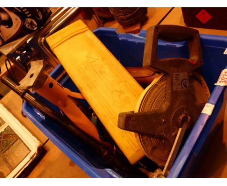 Box of mixed tools 