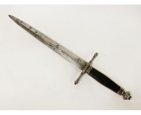 17TH CENTURY ITALIAN DAGGER WITH EBONY HILT