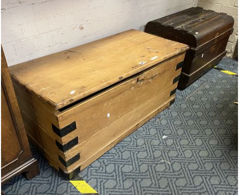DOME TRUNK &amp; PINE TRUNK