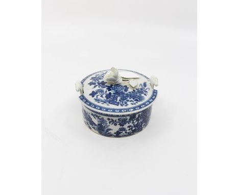 A Worcester blue and white butter tub and cover, French pattern, circa 1770, 12cm diameter, 6cm highCondition Report: Very go