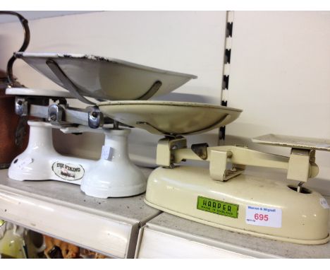 TWO SCALES. L30CM   J5