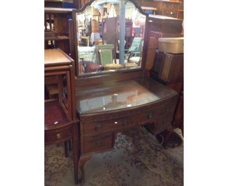 AN EARLY 20TH CENTURY CABRIOLE LEG DRESSING TABLE H176CM W113CM D60CM