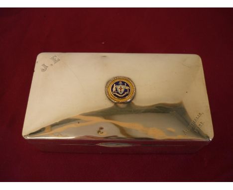 Birmingham silver hallmarked rectangular table/cigarette box with engraved initials J.E Australia 1921, with central inset ye