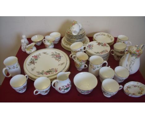 Set of four Wedgwood Mirabelle R4537 dinner plates, Winifred part tea/breakfast service and Wedgwood Sandon part tea service 