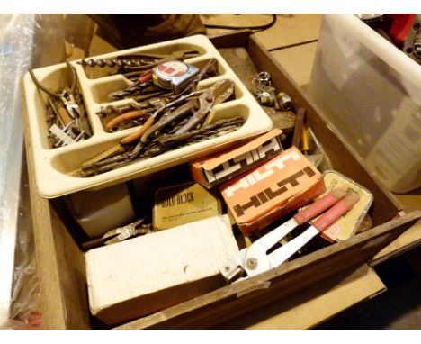 Box of mixed tools 