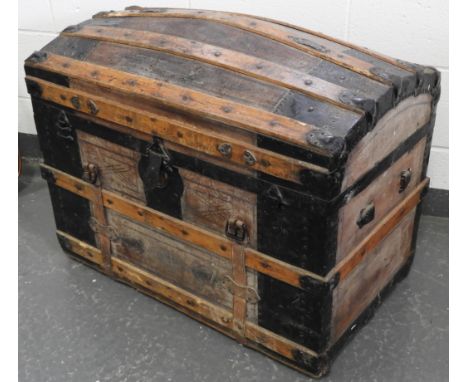 DOMED TOP SEA TRUNK 