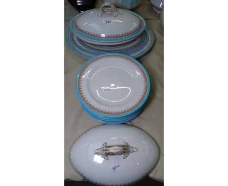 Royal Worcester Victorian dinnerware, including tureen 
