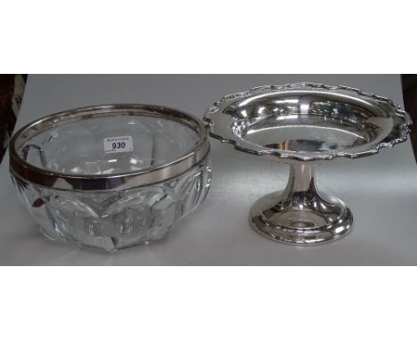 A silver plated table centre comport, and a glass fruit bowl with silver plated rim (2) 