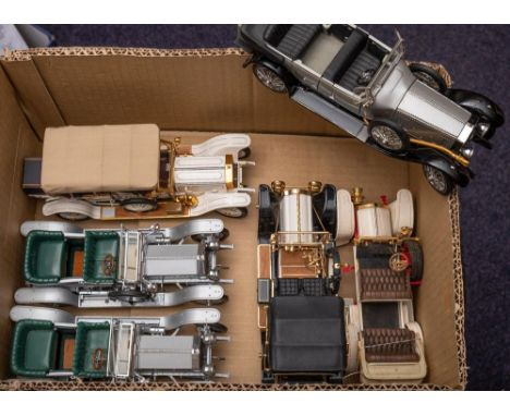 A group of Franklin Mint Veteran and Vintage motor cars: including a 1925 Rolls-Royce Silver Ghost. (some damage and loose pa