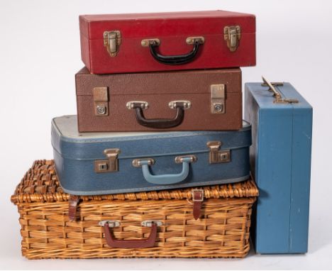 Five various vintage picnic sets: including Brexton, Sirrram and others (5)