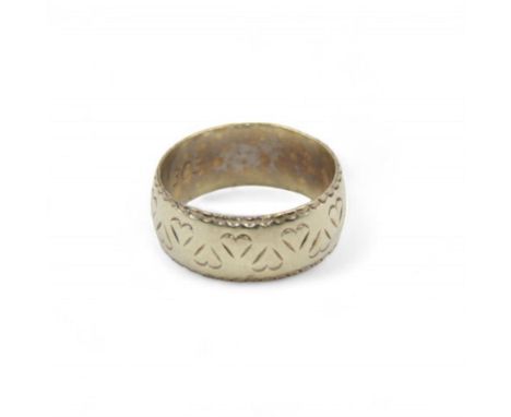 9ct white gold wedding band, with engraved heart decoration, hallmarkedCondition Report:Approx 4.7gm, size M/N