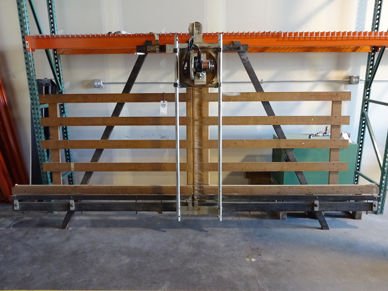 DEWALT MODEL 3480 TY2 VERTICAL PANEL SAW S/N 44070029; BLACK & DECKER