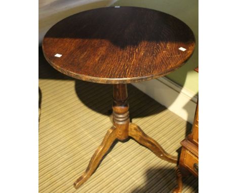 Early 20th century Oak circular topped occasional table on tripod legs