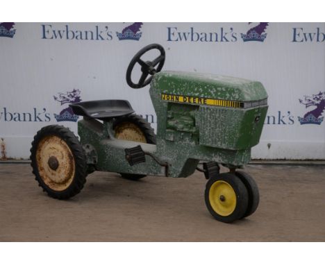Original Vintage John Deere ERTL green pedal tractor, circa 1970, This was purchased at the Beaulieu autojumble in around 200