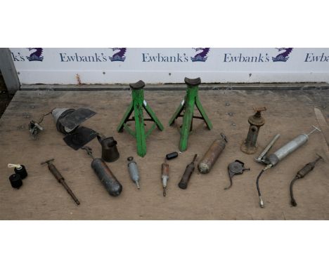 Collection of vintage garage items - To include Pair of vintage green car Axel stands and a jack, Two vintage Pyrene fire ext