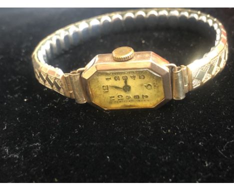 Early 20th century Swiss made 9ct gold cased vintage ladies wristwatch