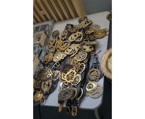 Good collection of vintage horse brasses 