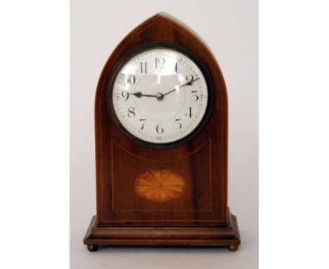 An Edwardian line inlaid and fan patera inlaid mantle clock, circular white enamelled dial on brass ball feet, height 22cm