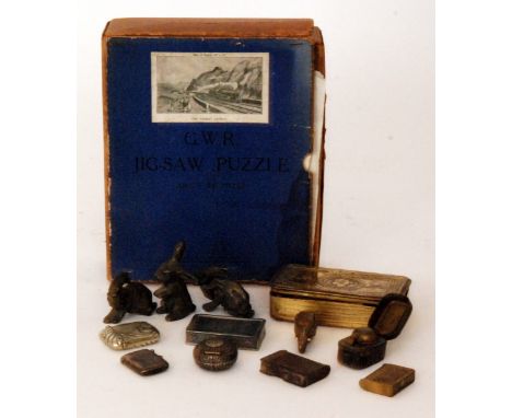 A small parcel lot of items to include a 1914 Princess Mary chocolate box, a World War Two medal trio of the Burmese Star, 19