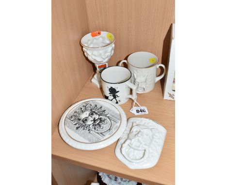 FIVE VINTAGE GOSS CERAMIC ITEMS comprising three depictions of Durham Cathedral's sanctuary knock in the form of a wall-mount