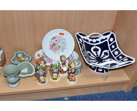 A GROUP OF MIXED CERAMICS to include an unfinished Royal Crown Derby Imari twin-handled pedestal bowl (no marks to the base),