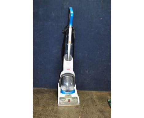 A VAX COMPACT POWER CARPET WASHER (PAT pass and working)